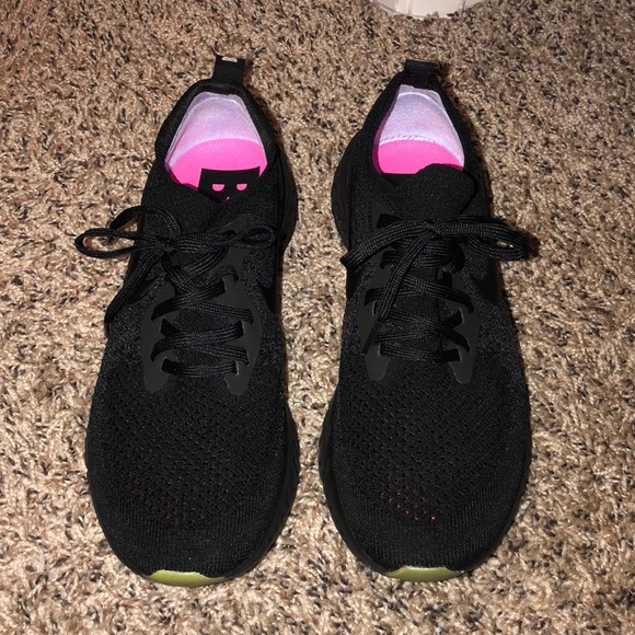 Nikes!! - Picture 4 of 6